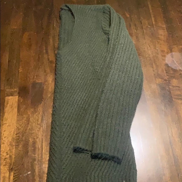 ⭐️4/$25⭐️ Dynamite sweater - Picture 3 of 4